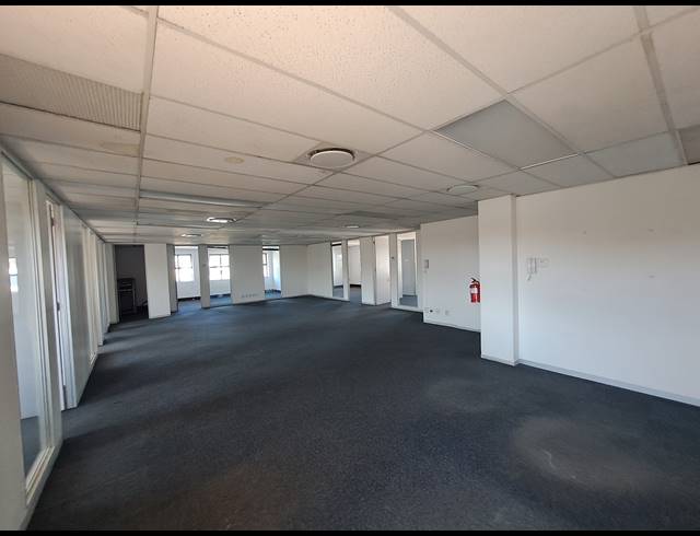 281M² OFFICE TO LET IN HYDE PARK